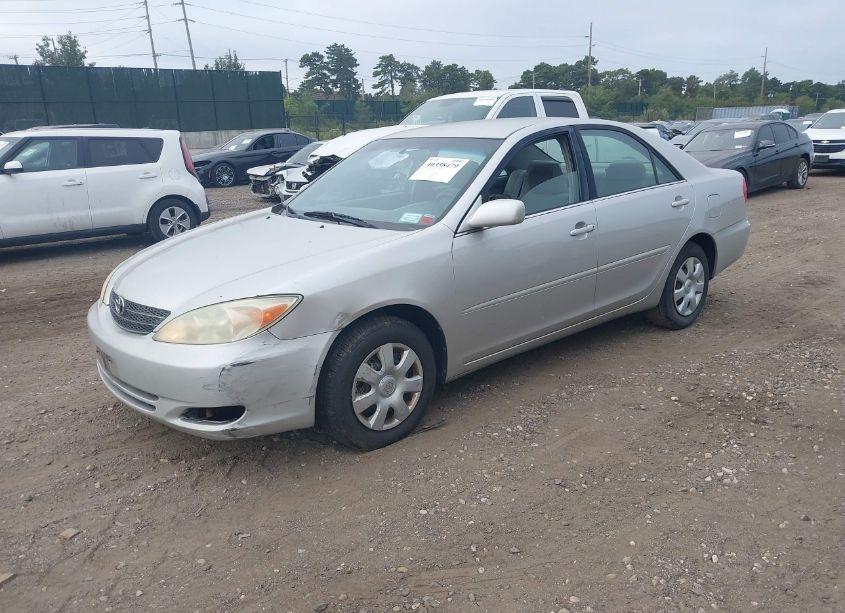 Photo 2 of 2004 Toyota Camry LE (VIN 4T1BE32K84U859972)
