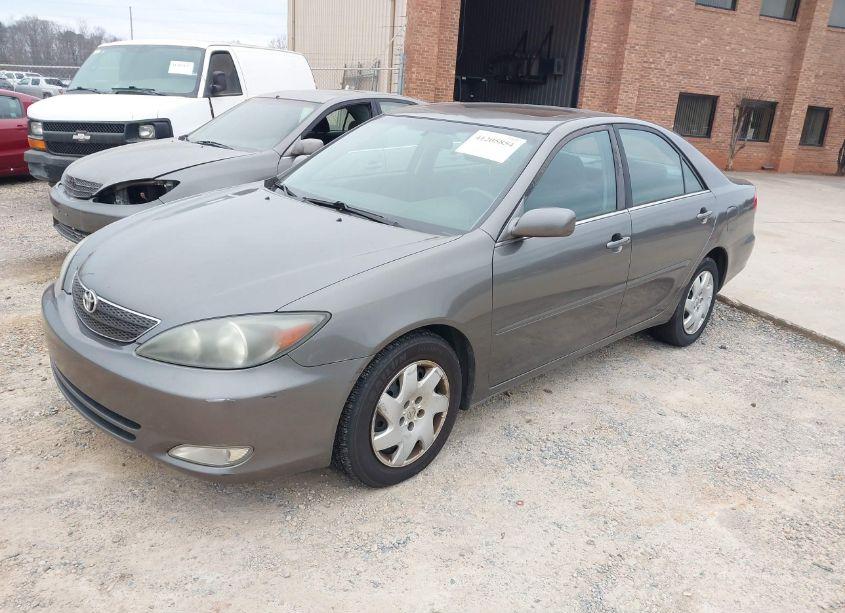 Photo 2 of 2004 Toyota Camry SE (VIN 4T1BE32K84U940583)