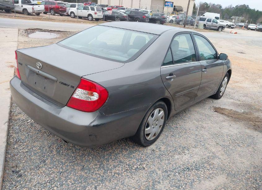 Photo 4 of 2004 Toyota Camry SE (VIN 4T1BE32K84U940583)