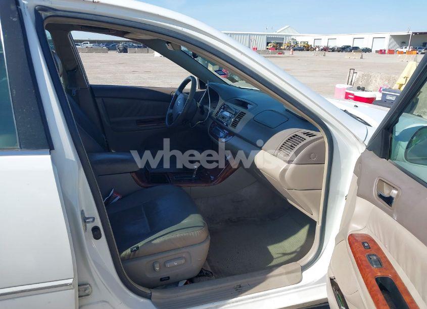 Photo 5 of 2005 Toyota Camry XLE (VIN 4T1BE32K85U001340)