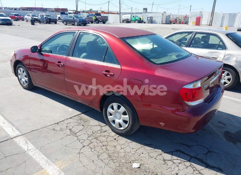 Photo 3 of 2005 Toyota Camry LE (VIN 4T1BE32K85U035777)