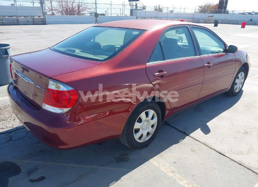 Photo 4 of 2005 Toyota Camry LE (VIN 4T1BE32K85U035777)