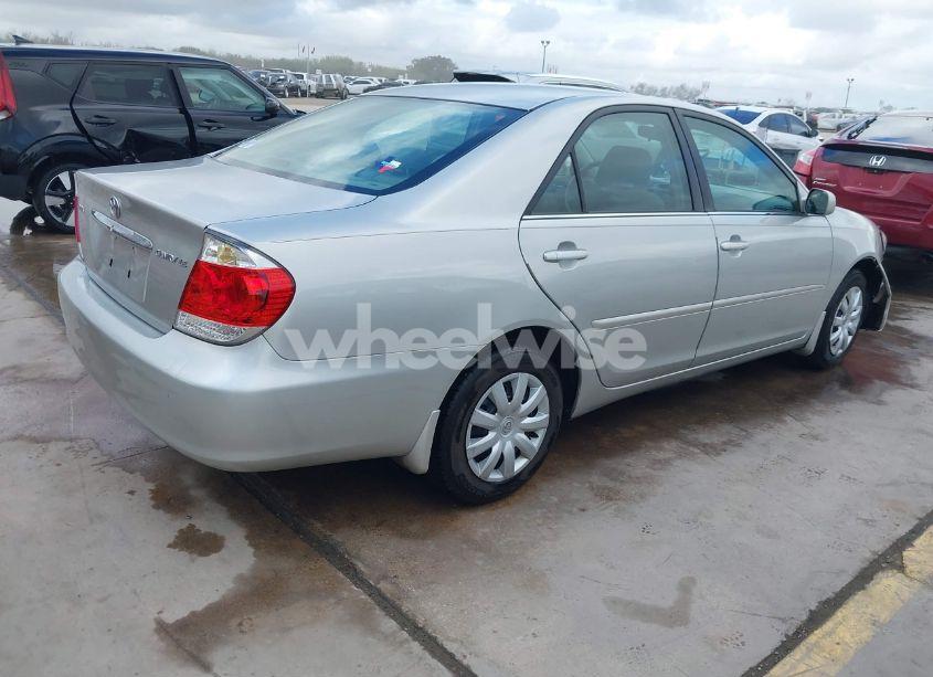 Photo 4 of 2005 Toyota Camry LE (VIN 4T1BE32K85U054586)