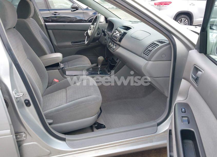Photo 5 of 2005 Toyota Camry LE (VIN 4T1BE32K85U054586)