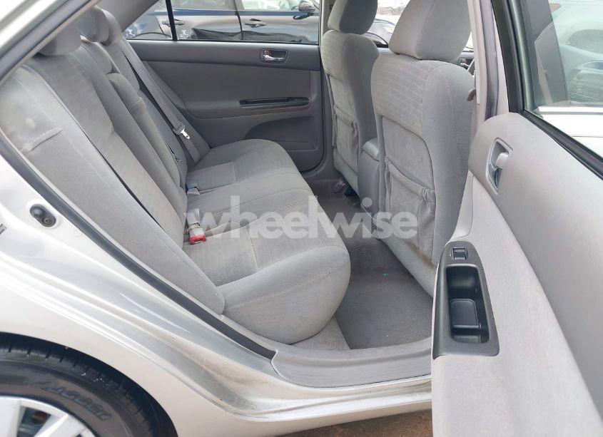 Photo 8 of 2005 Toyota Camry LE (VIN 4T1BE32K85U054586)