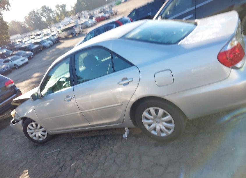 Photo 14 of 2005 Toyota Camry LE (VIN 4T1BE32K85U087040)