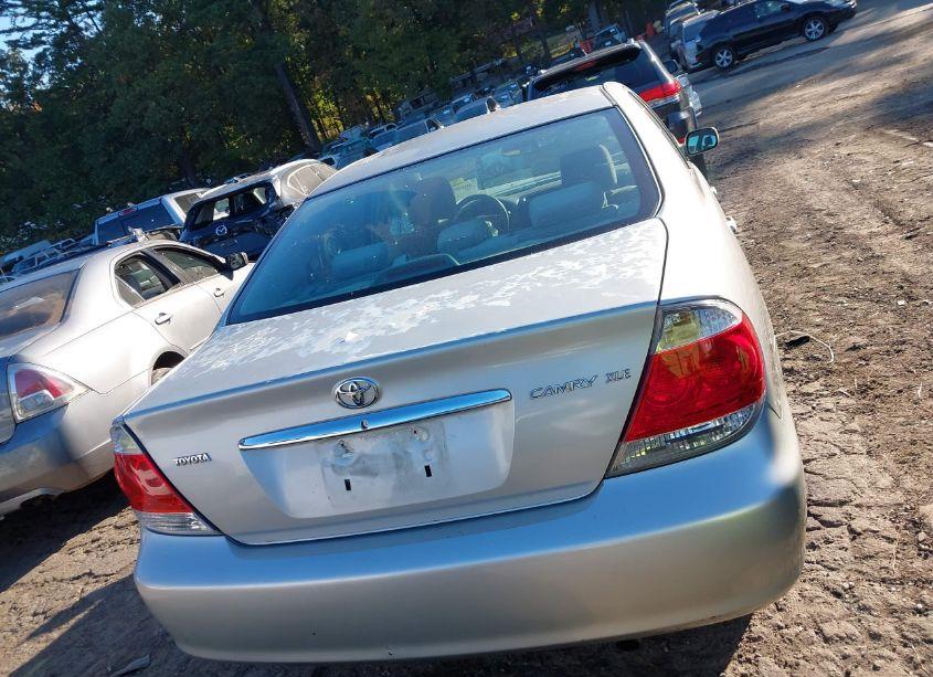 Photo 16 of 2005 Toyota Camry LE (VIN 4T1BE32K85U087040)