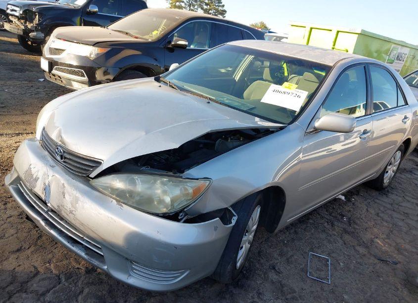 Photo 2 of 2005 Toyota Camry LE (VIN 4T1BE32K85U087040)