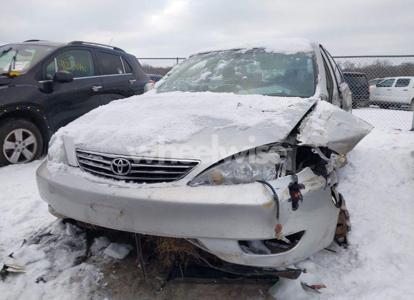 Photo 13 of 2005 Toyota Camry XLE (VIN 4T1BE32K85U092660)