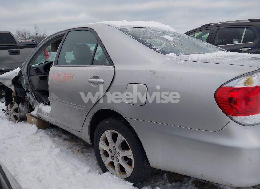 Photo 15 of 2005 Toyota Camry XLE (VIN 4T1BE32K85U092660)