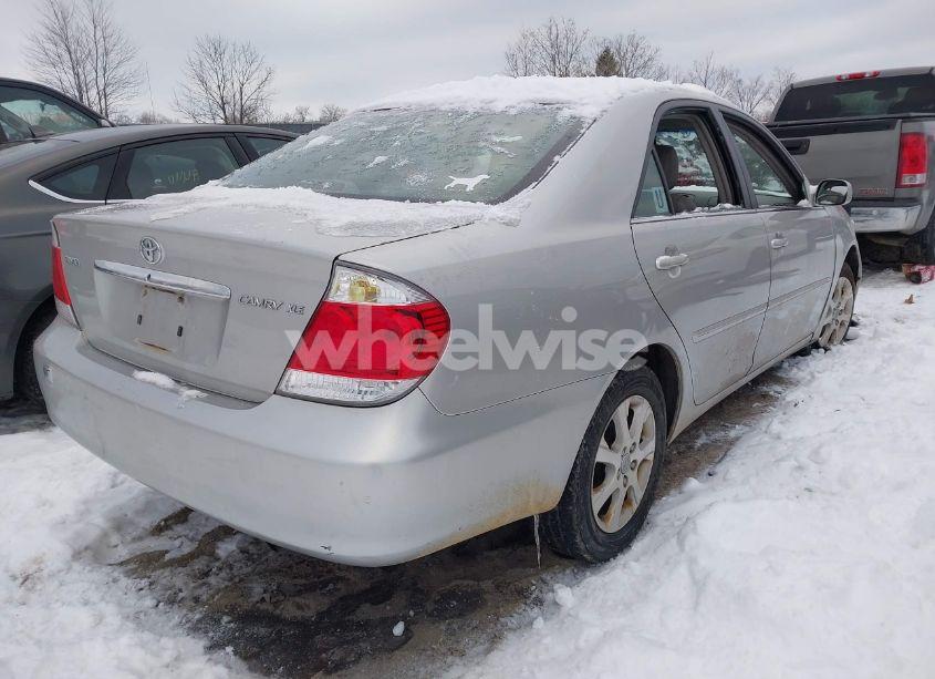 Photo 4 of 2005 Toyota Camry XLE (VIN 4T1BE32K85U092660)
