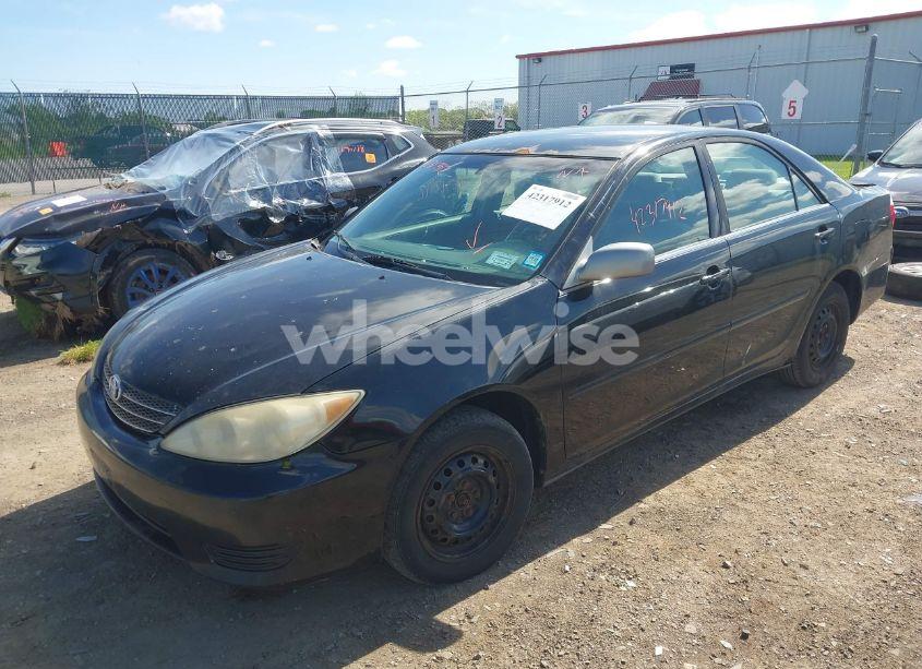 Photo 2 of 2005 Toyota Camry LE/SE/STD/XLE (VIN 4T1BE32K85U094571)