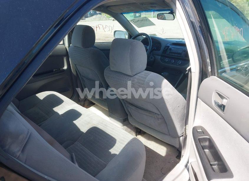 Photo 8 of 2005 Toyota Camry LE/SE/STD/XLE (VIN 4T1BE32K85U094571)