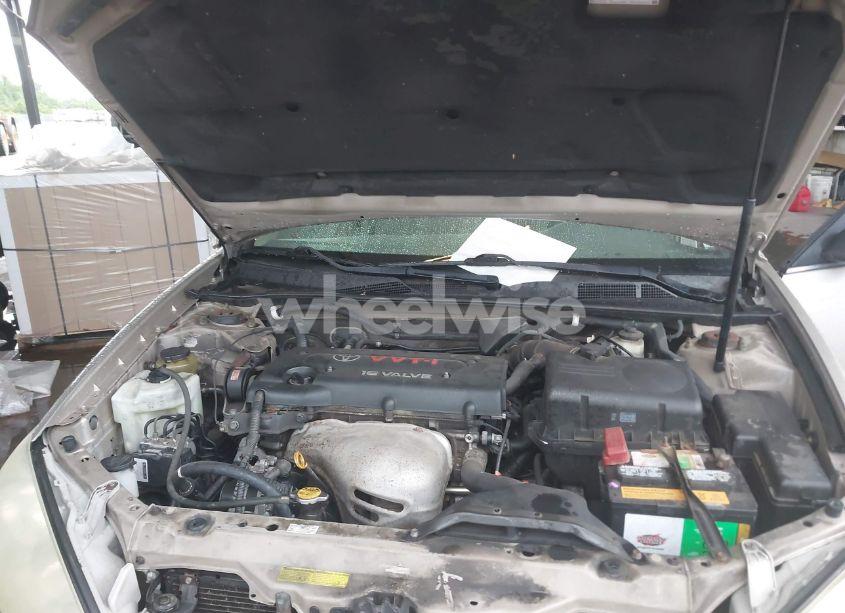 Photo 10 of 2005 Toyota Camry STD (VIN 4T1BE32K85U096174)