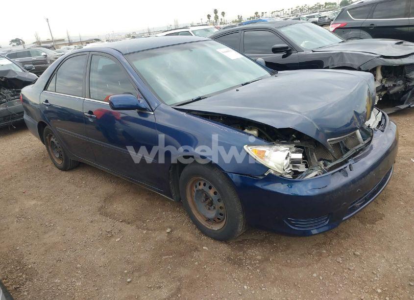 2005 Toyota Camry LE (VIN 4T1BE32K85U101891) main photo