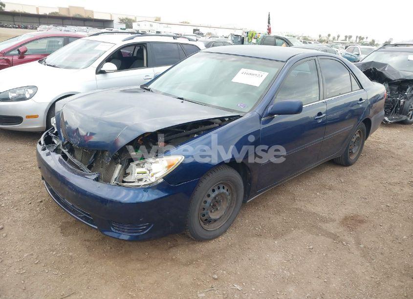 Photo 2 of 2005 Toyota Camry LE (VIN 4T1BE32K85U101891)