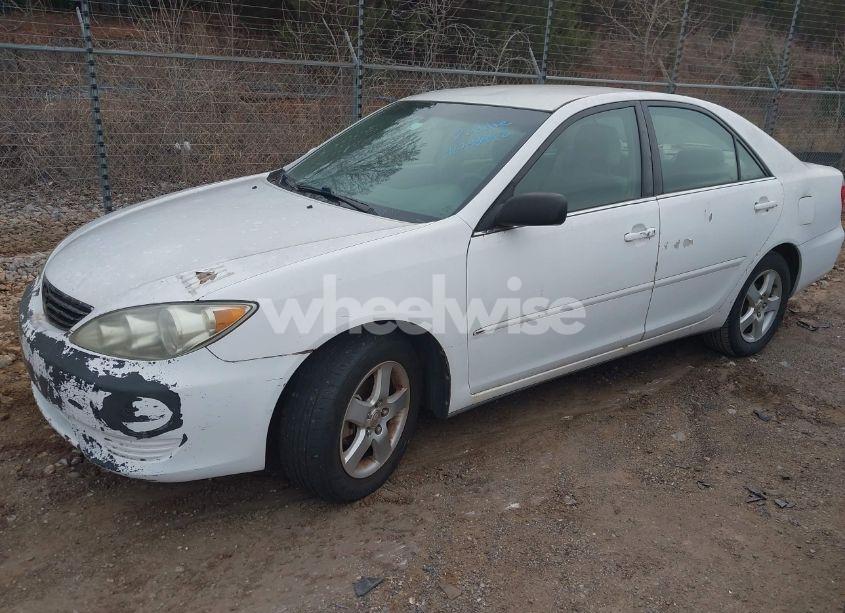 Photo 2 of 2005 Toyota Camry LE (VIN 4T1BE32K85U394689)