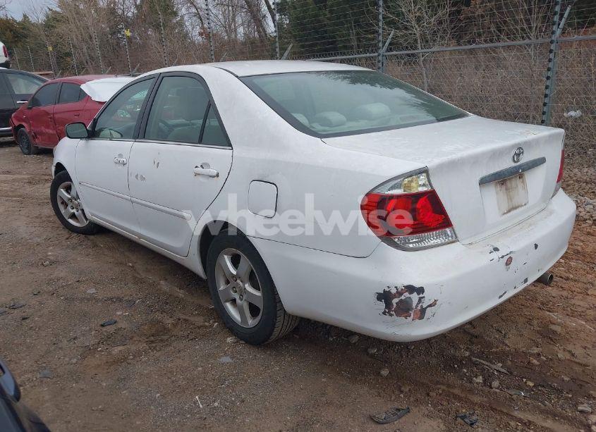 Photo 3 of 2005 Toyota Camry LE (VIN 4T1BE32K85U394689)