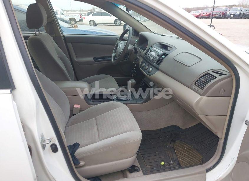 Photo 5 of 2005 Toyota Camry LE (VIN 4T1BE32K85U394689)