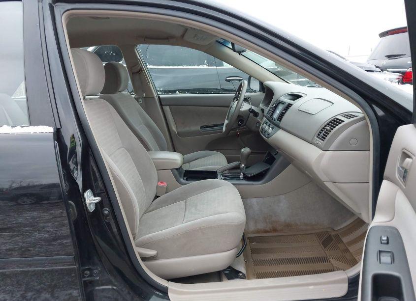 Photo 5 of 2005 Toyota Camry LE (VIN 4T1BE32K85U400099)