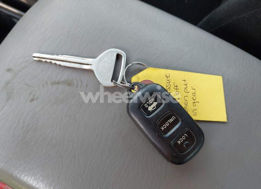 Photo 11 of 2005 Toyota Camry LE (VIN 4T1BE32K85U401432)