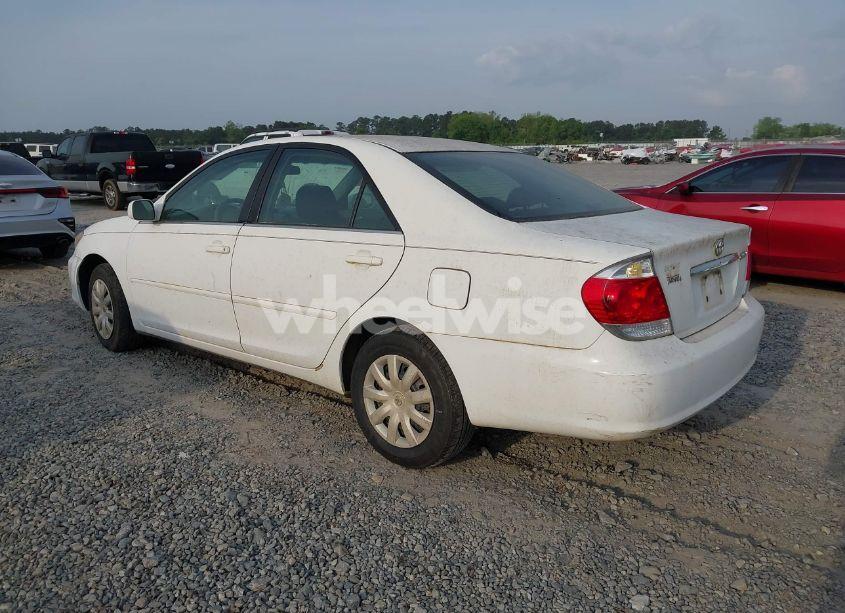 Photo 3 of 2005 Toyota Camry LE (VIN 4T1BE32K85U401432)