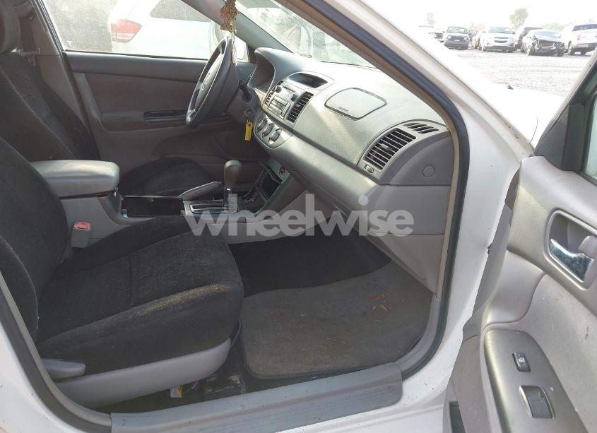 Photo 5 of 2005 Toyota Camry LE (VIN 4T1BE32K85U401432)