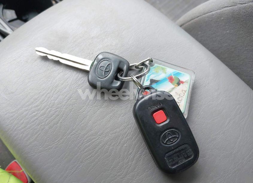 Photo 11 of 2005 Toyota Camry LE (VIN 4T1BE32K85U405710)