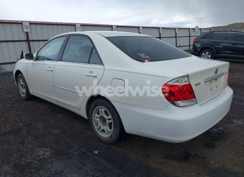 Photo 3 of 2005 Toyota Camry LE (VIN 4T1BE32K85U405710)