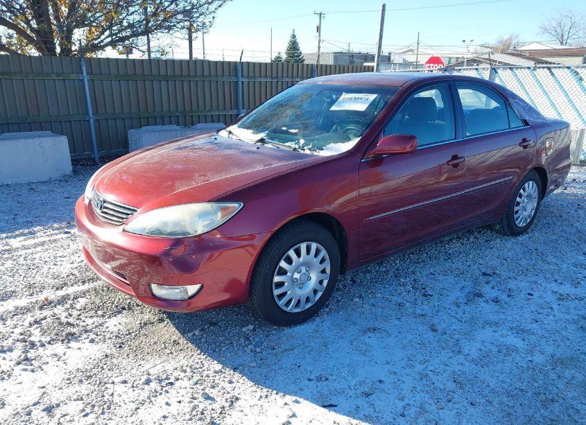 Photo 2 of 2005 Toyota Camry XLE (VIN 4T1BE32K85U420112)