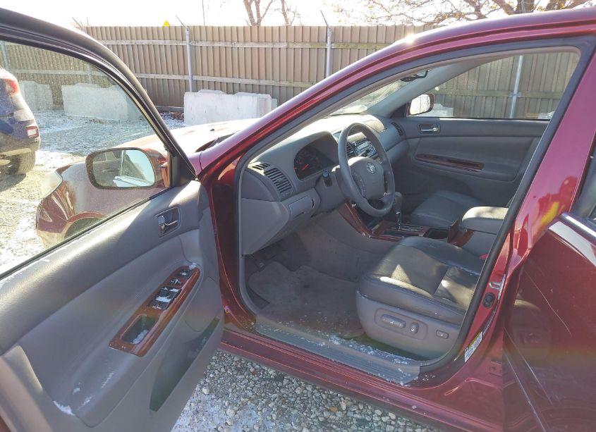 Photo 5 of 2005 Toyota Camry XLE (VIN 4T1BE32K85U420112)