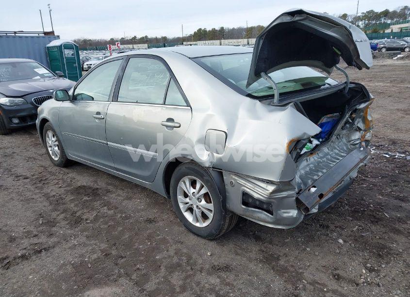 Photo 3 of 2005 Toyota Camry LE (VIN 4T1BE32K85U510747)