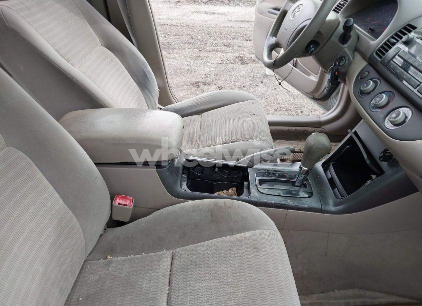 Photo 5 of 2005 Toyota Camry LE (VIN 4T1BE32K85U510747)