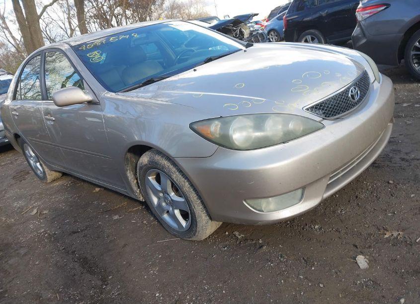 2005 Toyota Camry SE (VIN 4T1BE32K85U523028) main photo