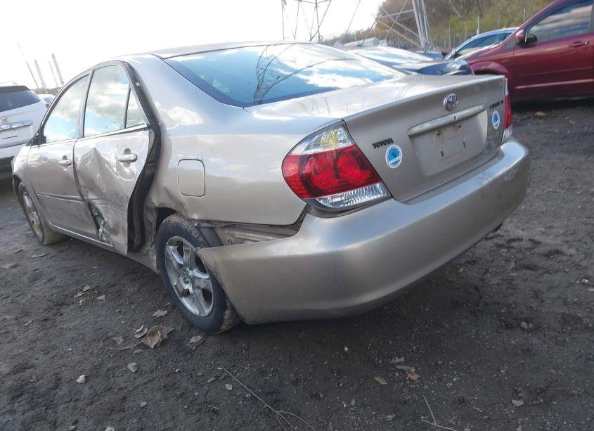 Photo 3 of 2005 Toyota Camry SE (VIN 4T1BE32K85U523028)