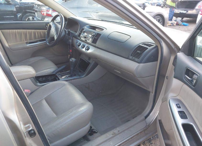 Photo 5 of 2005 Toyota Camry SE (VIN 4T1BE32K85U523028)