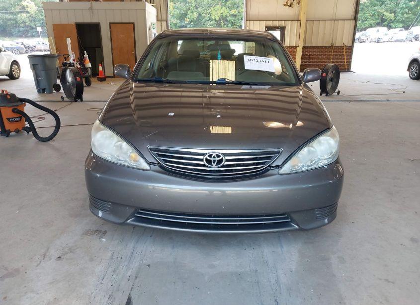 Photo 12 of 2005 Toyota Camry LE (VIN 4T1BE32K85U543831)