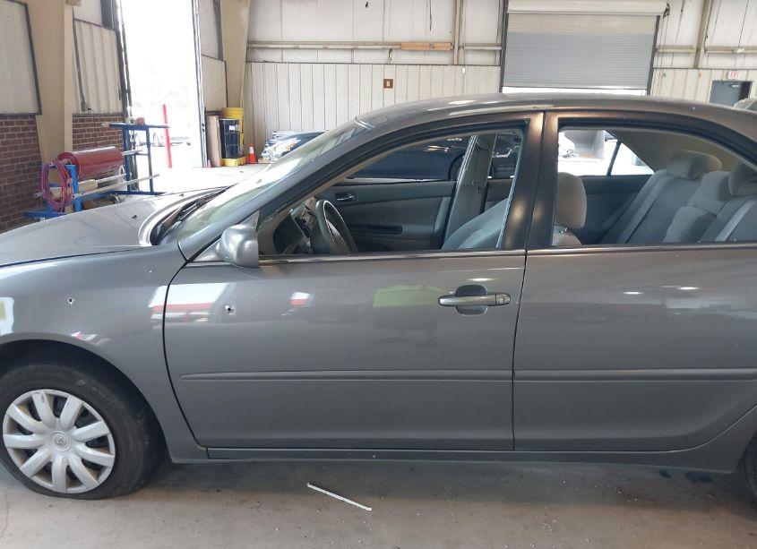 Photo 14 of 2005 Toyota Camry LE (VIN 4T1BE32K85U543831)