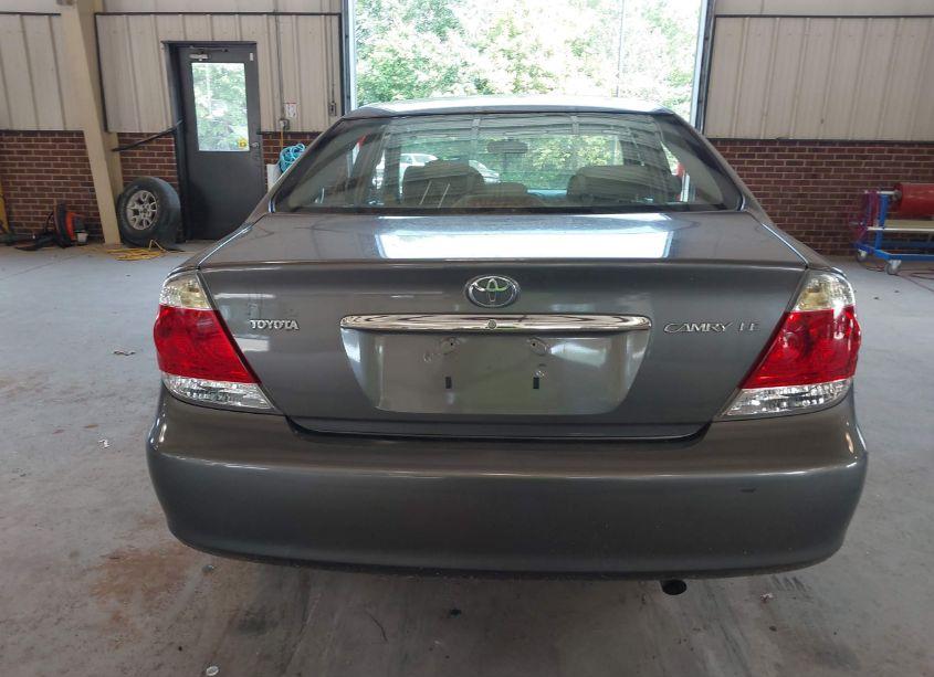 Photo 16 of 2005 Toyota Camry LE (VIN 4T1BE32K85U543831)