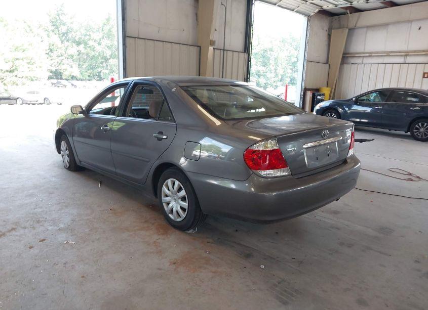 Photo 3 of 2005 Toyota Camry LE (VIN 4T1BE32K85U543831)