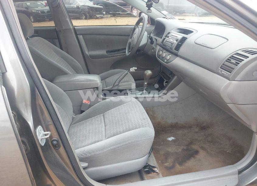 Photo 5 of 2005 Toyota Camry LE (VIN 4T1BE32K85U547409)