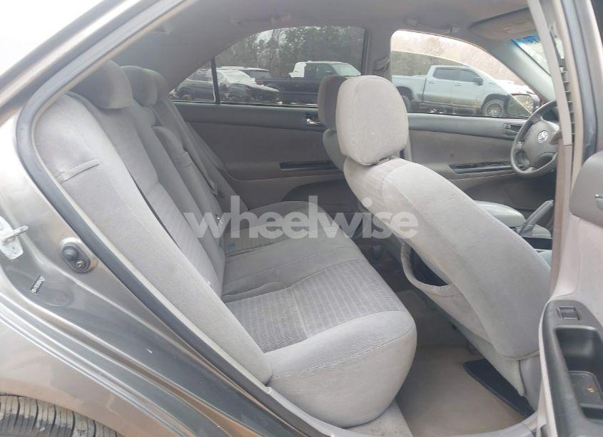 Photo 8 of 2005 Toyota Camry LE (VIN 4T1BE32K85U547409)