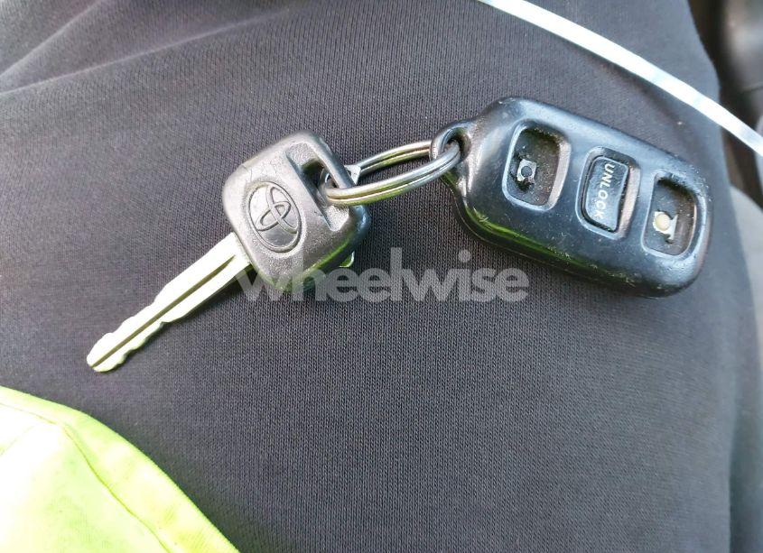 Photo 11 of 2005 Toyota Camry LE (VIN 4T1BE32K85U557597)