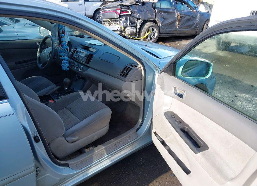 Photo 5 of 2005 Toyota Camry LE (VIN 4T1BE32K85U557597)