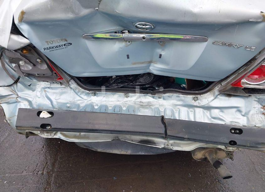 Photo 6 of 2005 Toyota Camry LE (VIN 4T1BE32K85U557597)