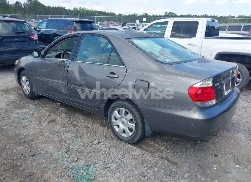 Photo 3 of 2005 Toyota Camry LE (VIN 4T1BE32K85U573296)