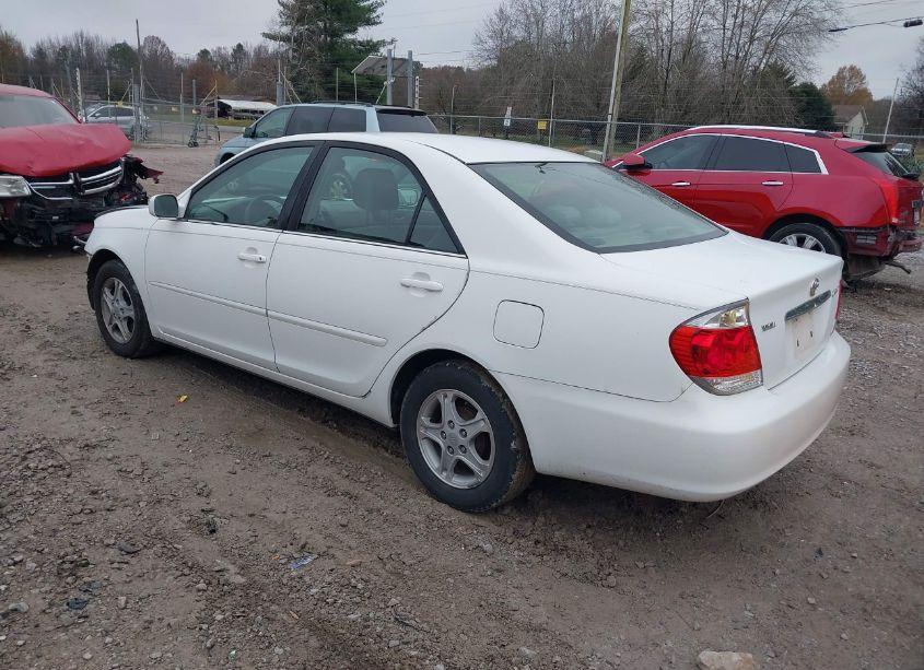 Photo 3 of 2005 Toyota Camry LE (VIN 4T1BE32K85U575095)