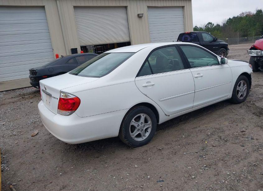 Photo 4 of 2005 Toyota Camry LE (VIN 4T1BE32K85U575095)