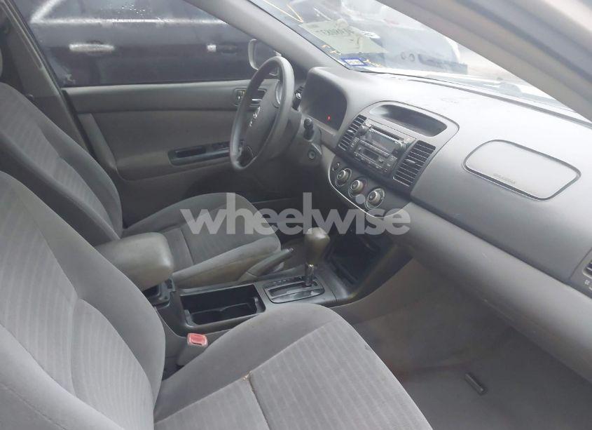 Photo 5 of 2005 Toyota Camry LE (VIN 4T1BE32K85U583746)