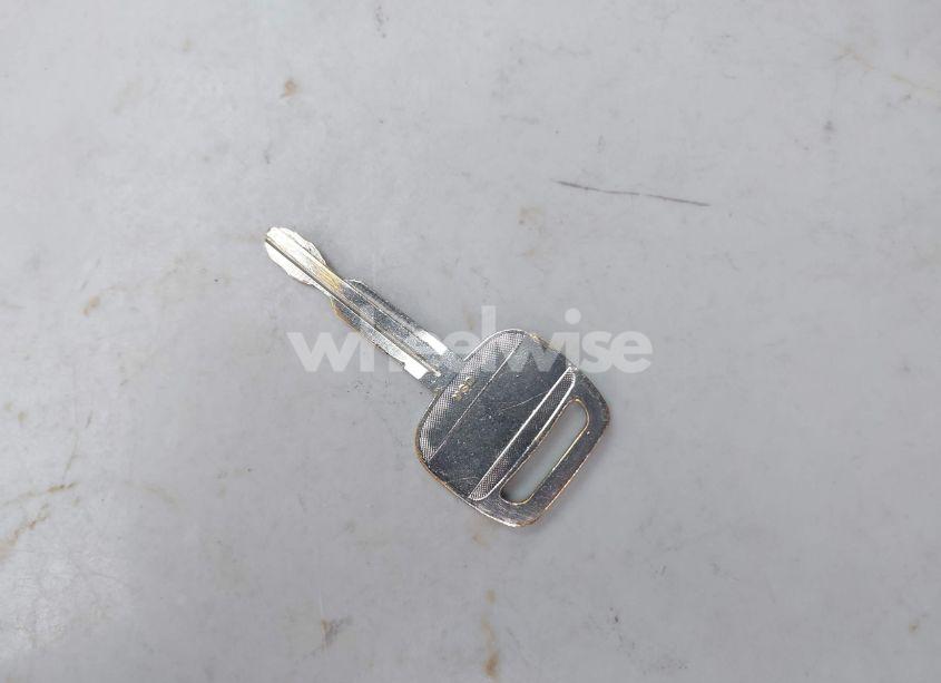 Photo 11 of 2005 Toyota Camry LE (VIN 4T1BE32K85U605146)